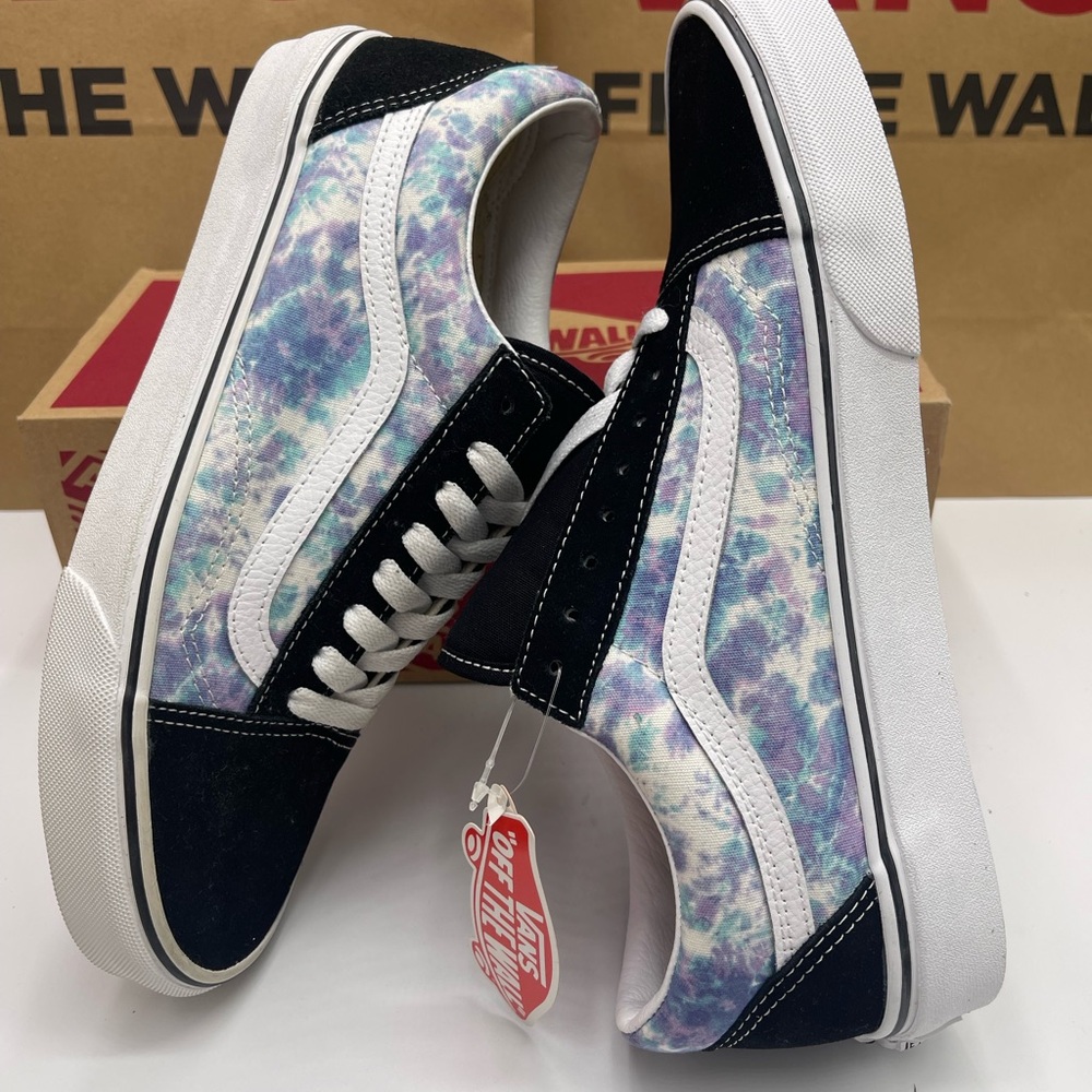 Vans Men’s Old Skool
(Englshlvndrtiedye)Blkprp English Lavender Tie-Dye Sneakers - Picture 10 of 16